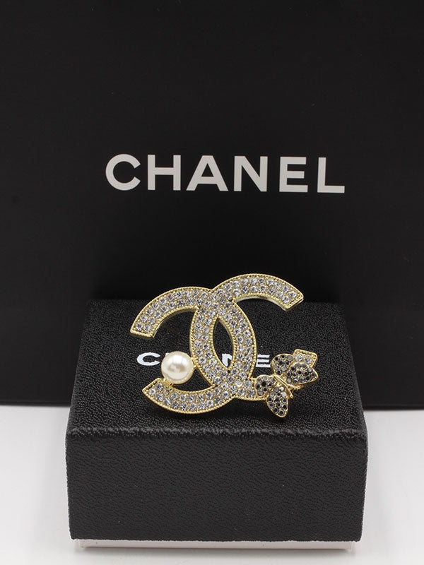 بروشات شانيل كريستال بروش chanel  