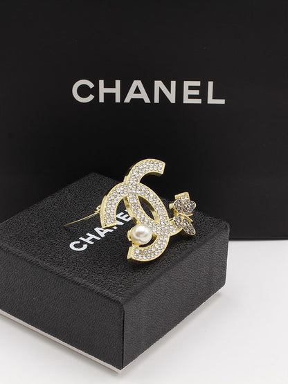 بروشات شانيل كريستال بروش chanel  