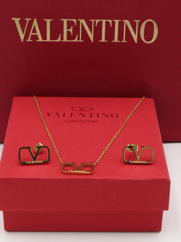 طقم فالنتينو ناعم لوقو ذهبي اطقم VALENTINO  