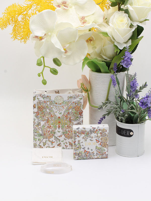 ملحقات ديور الاصلية ابيض ملون هدايا dior