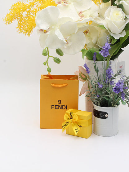 ملحقات فندي للاطقم علبه صغيره هدايا fendi  