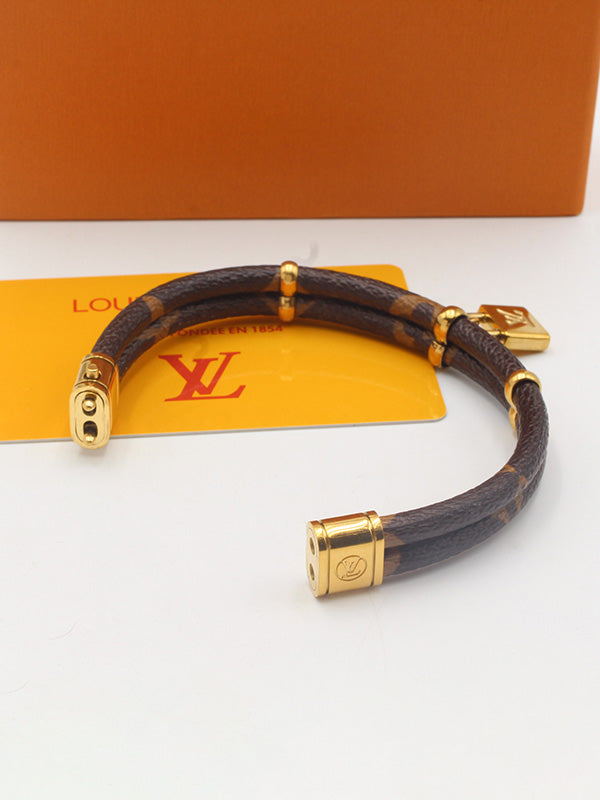 اساور لويس فيتون ليذر نيو لوك اسواره louis vuitton