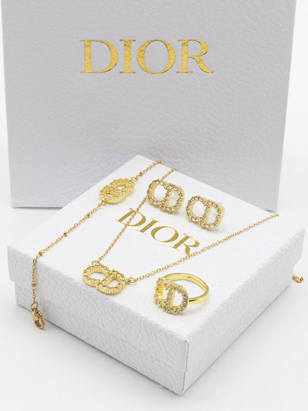 طقم ديور كرستال 4 قطع اطقم dior