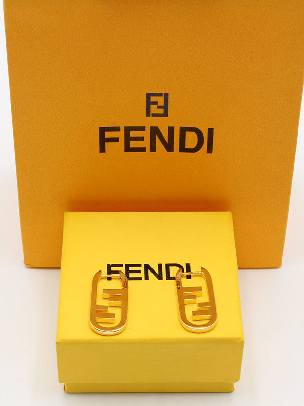 حلق فندي ميتال ذهبي وسط حلق fendi