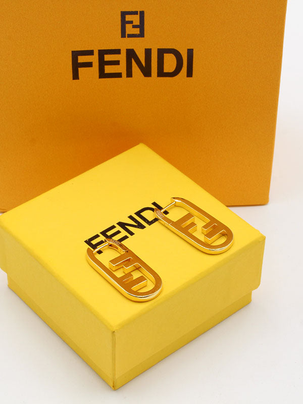 حلق فندي ميتال ذهبي وسط حلق fendi