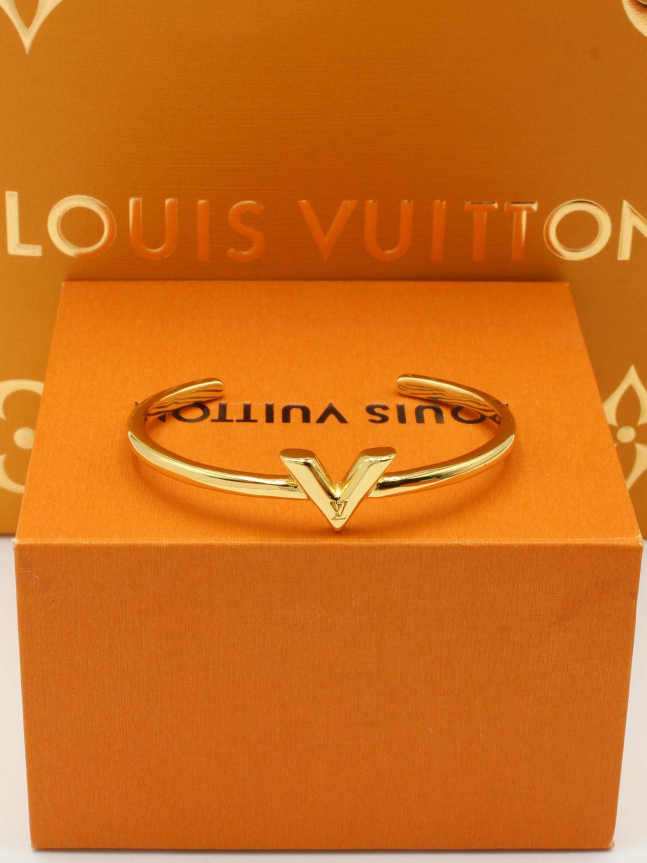 اساور لويس فيتون قولد نيو بانقل لوقو اسواره louis vuitton