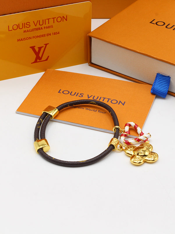 اساور لويس فيتون جلد لوقو فلاور اند هارت اسواره louis vuitton