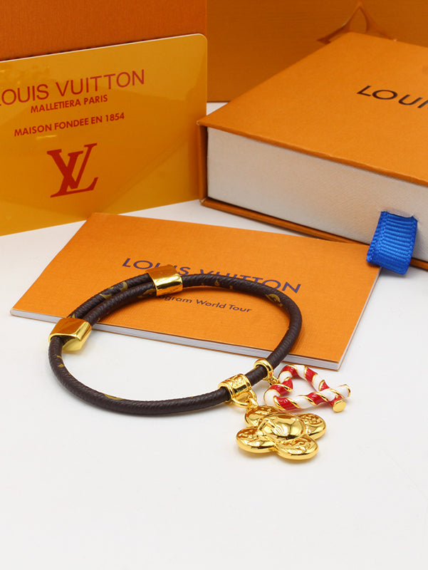 اساور لويس فيتون جلد لوقو فلاور اند هارت اسواره louis vuitton