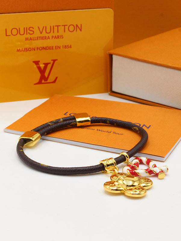 اساور لويس فيتون جلد لوقو فلاور اند هارت اسواره louis vuitton