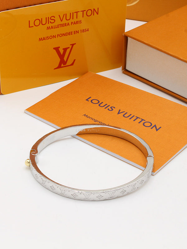 اساور لويس فيتون بانقل فلات لوقو اسواره louis vuitton
