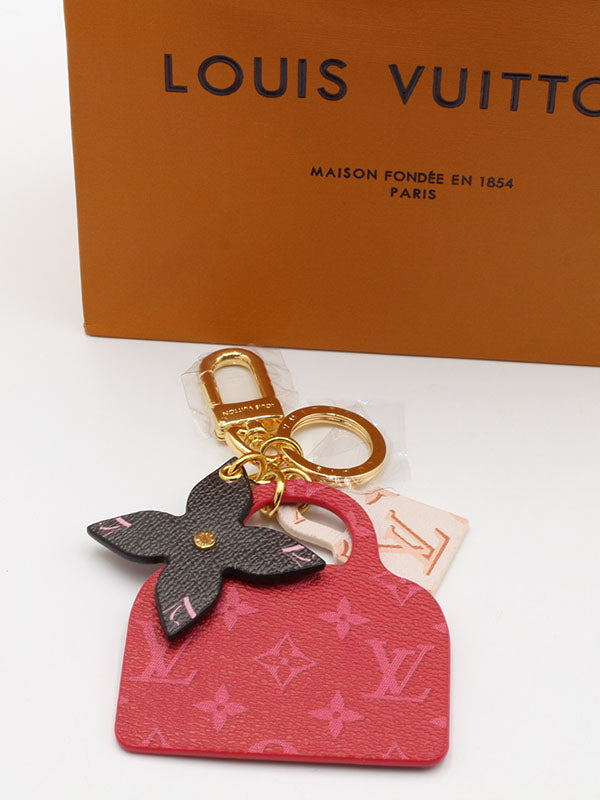 ميدالية لويس فيتون بيق رد ميدالية louis vuitton
