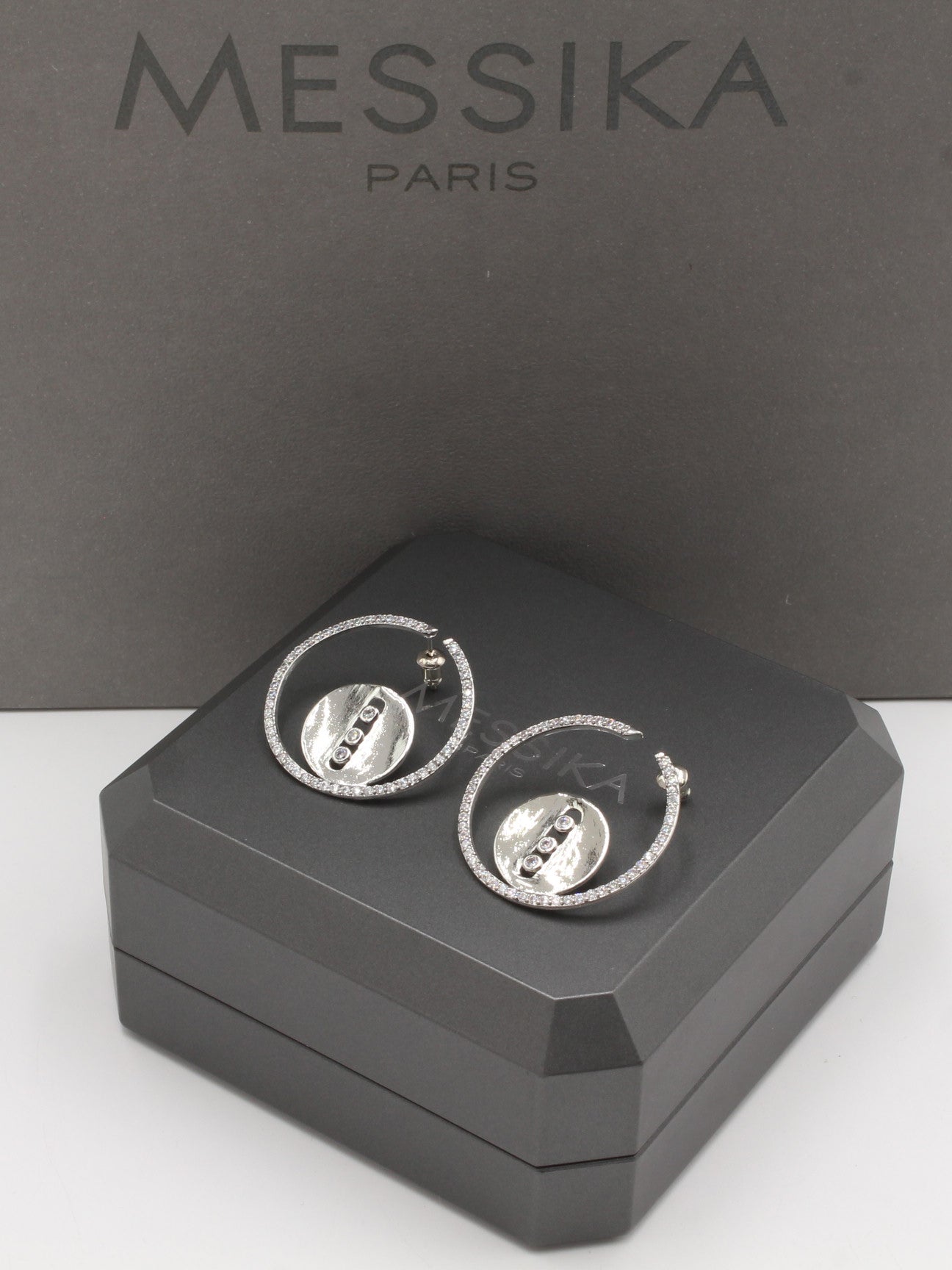 حلق ميسيكا مدور زركون 3 سم حلق messika