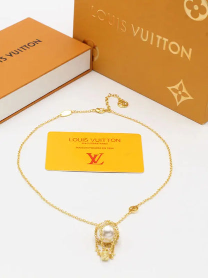 سلسال لويس فيتون لوقو لولو 680 سلسال louis vuitton