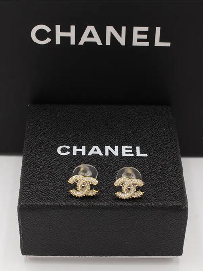 حلق شانيل زركون صغير 622 حلق chanel ذهبي