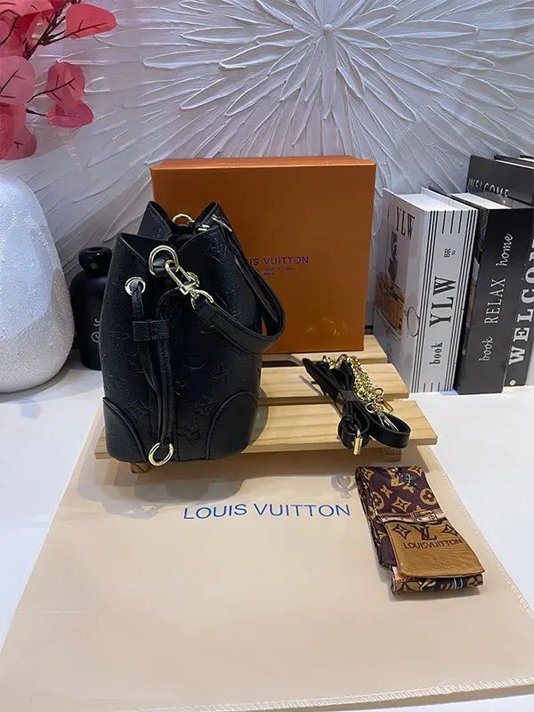 شنطة لويس فيتون ماستر اسود شنط وحقائب louis vuitton bags