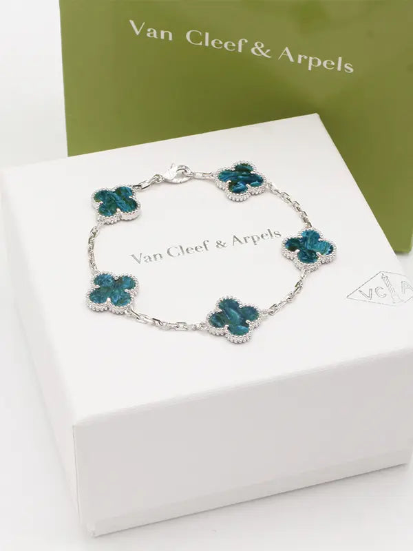 اساور فان كليف الماستر الجديده