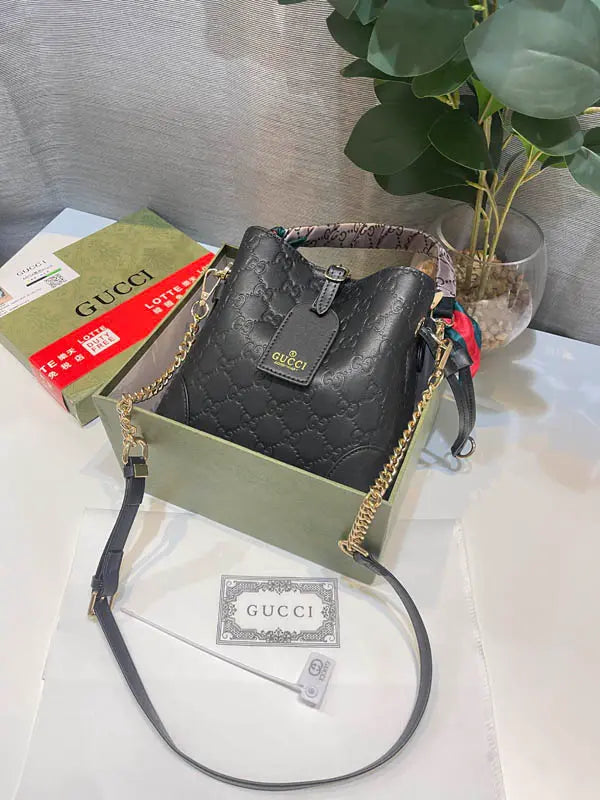 شنطة قوتشي الجلد ماستر 94 شنط وحقائب coach bags