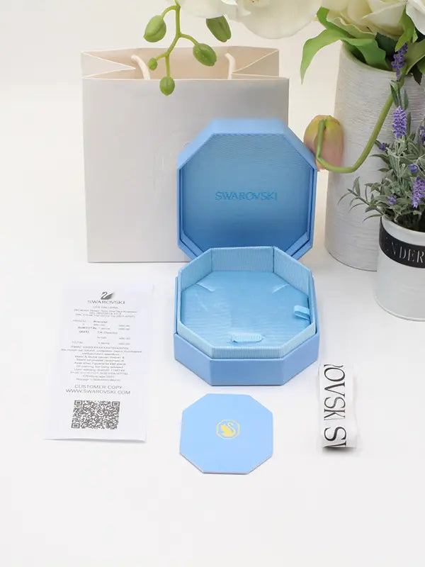 ملحقات سواروفسكي للاطقم بلو وايت هدايا Swarovski