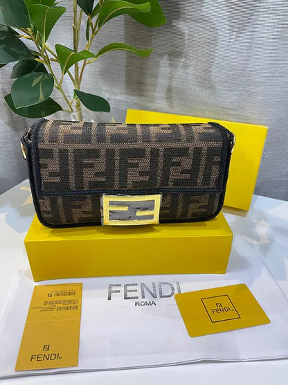 شنطة فندي صغيره شنط وحقائب fendi bags بني
