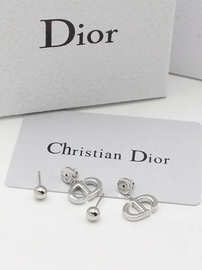 حلق ديور لوقو ميتال حلق dior