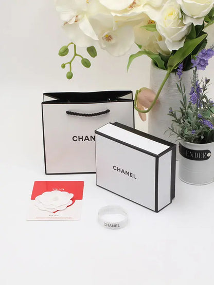 ملحقات اكسسوارت شانيل الجديد هدايا chanel