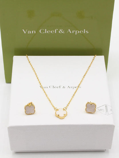طقم فان كليف ناعم 2 قطع اطقم van cleef ابيض ذهبي