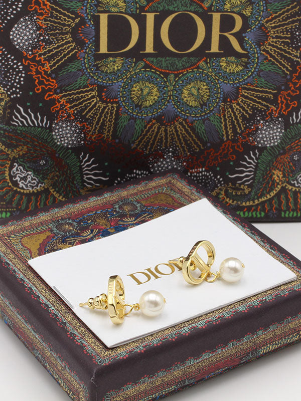 حلق ديور لوقو قولد سنقل بيرل حلق dior