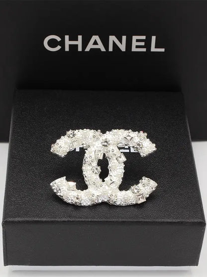 بروش شانيل 233 بروش chanel فضي