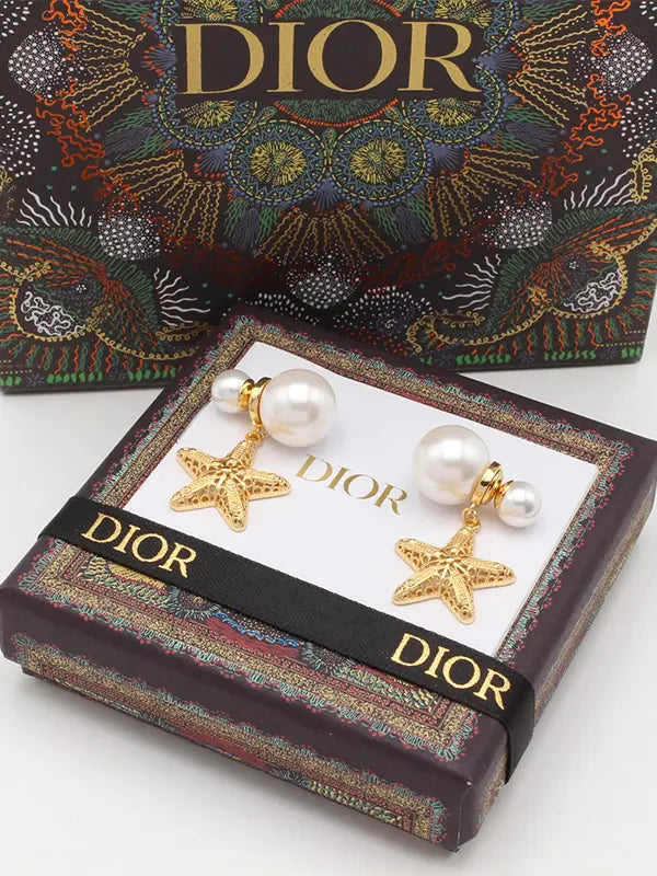 حلق ديور نجمة البحر لوقو حلق dior