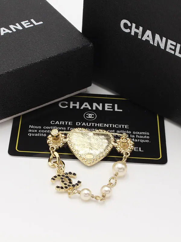 بروش شانيل الجديد 249 بروش chanel