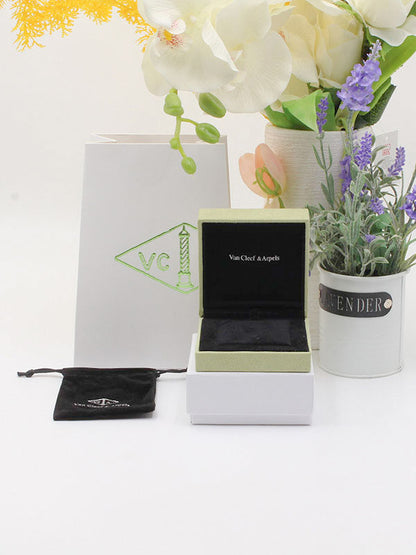 ملحقات فان كليف الاصلية للاساور و للاطقم هدايا van cleef