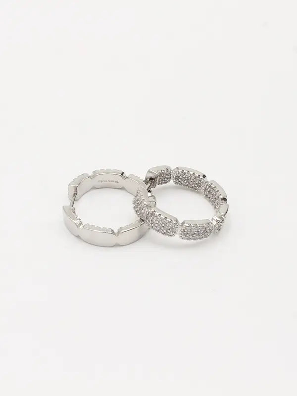 حلق اي بي ام الجديد فضي فل زركون لوقو حلق APM