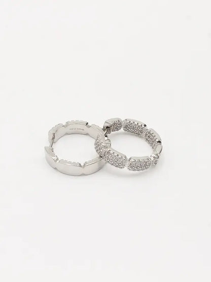 حلق اي بي ام الجديد فضي فل زركون لوقو حلق APM