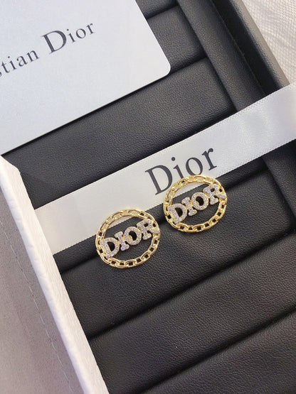 حلق ديور بيضاوي حلق dior