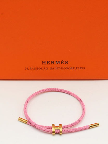 اسوارة هيرمز جلد اسود لوقو اسواره HERMES وردي