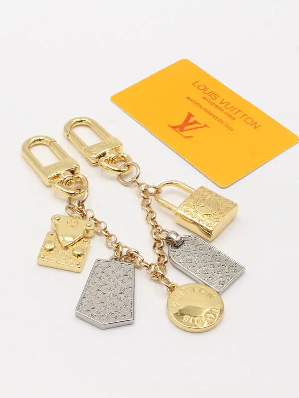 ميدالية لويس فيتون 236 ميدالية louis vuitton