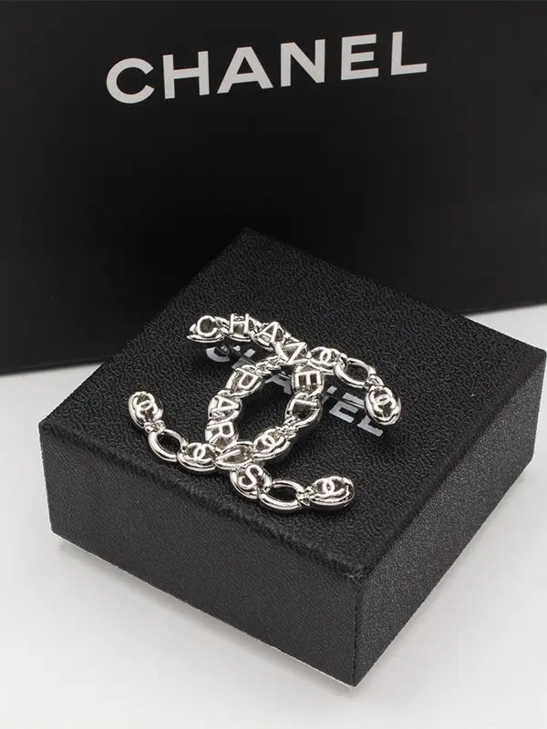 بروش شانيل ميتال لوقو 219 بروش chanel