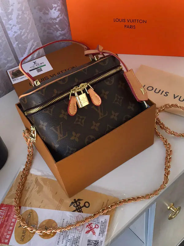 شنطة لويس فيتون وسط ماستر 403 شنط وحقائب louis vuitton bags