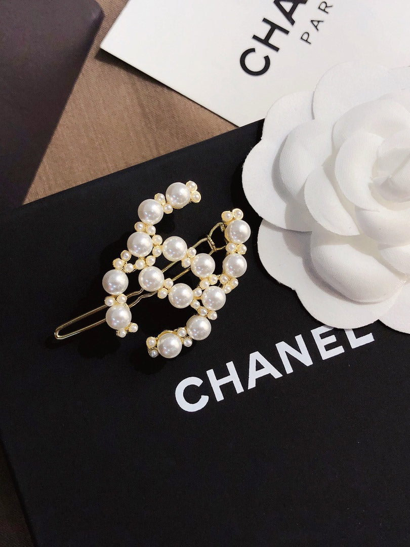 بكلة شعر شانيل لوقو اكسسوارات شعر chanel