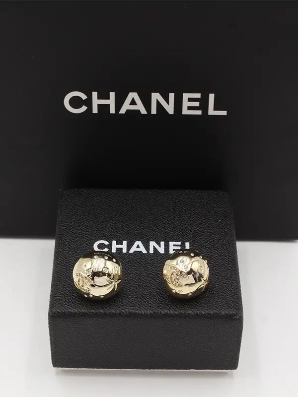 حلق شانيل مدور 567 حلق chanel ذهبي