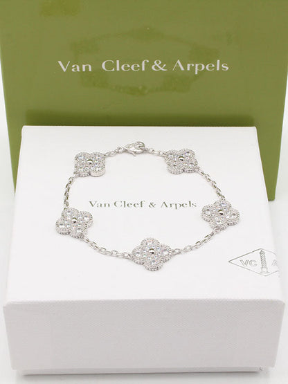 اساور فان كليف الماستر الجديده