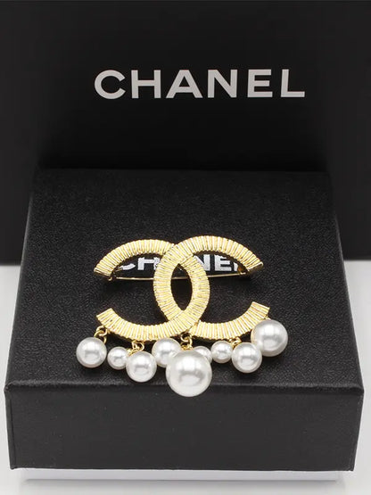 بروش شانيل لولو 217 بروش chanel ذهبي