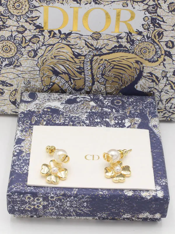 حلق ديور لولو فلاور 675 ماستر حلق dior
