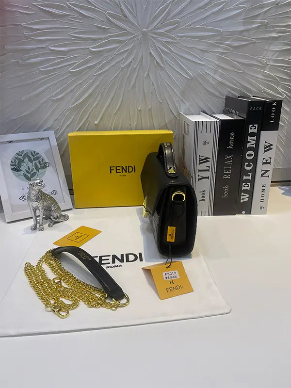 شنطة فندي صغيره اسود ماستر نيو لوقو شنط وحقائب fendi bags