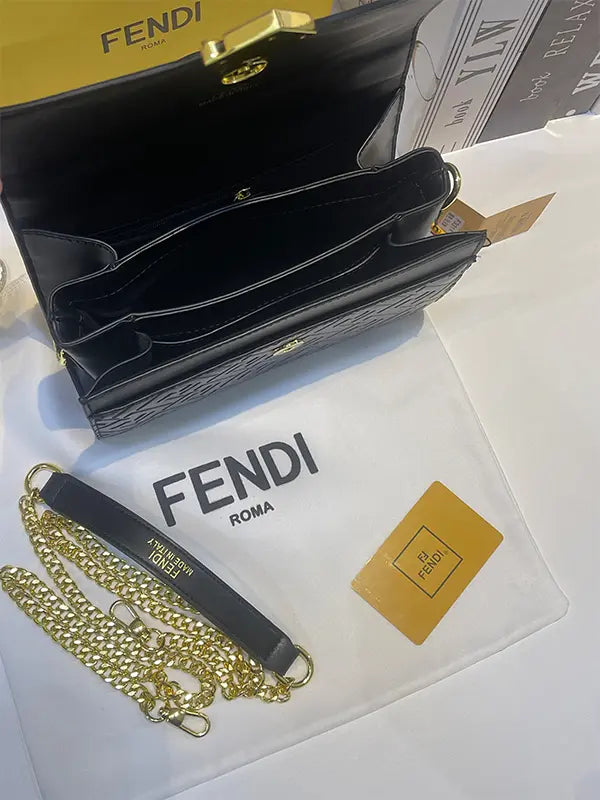 شنطة فندي صغيره اسود ماستر نيو لوقو شنط وحقائب fendi bags