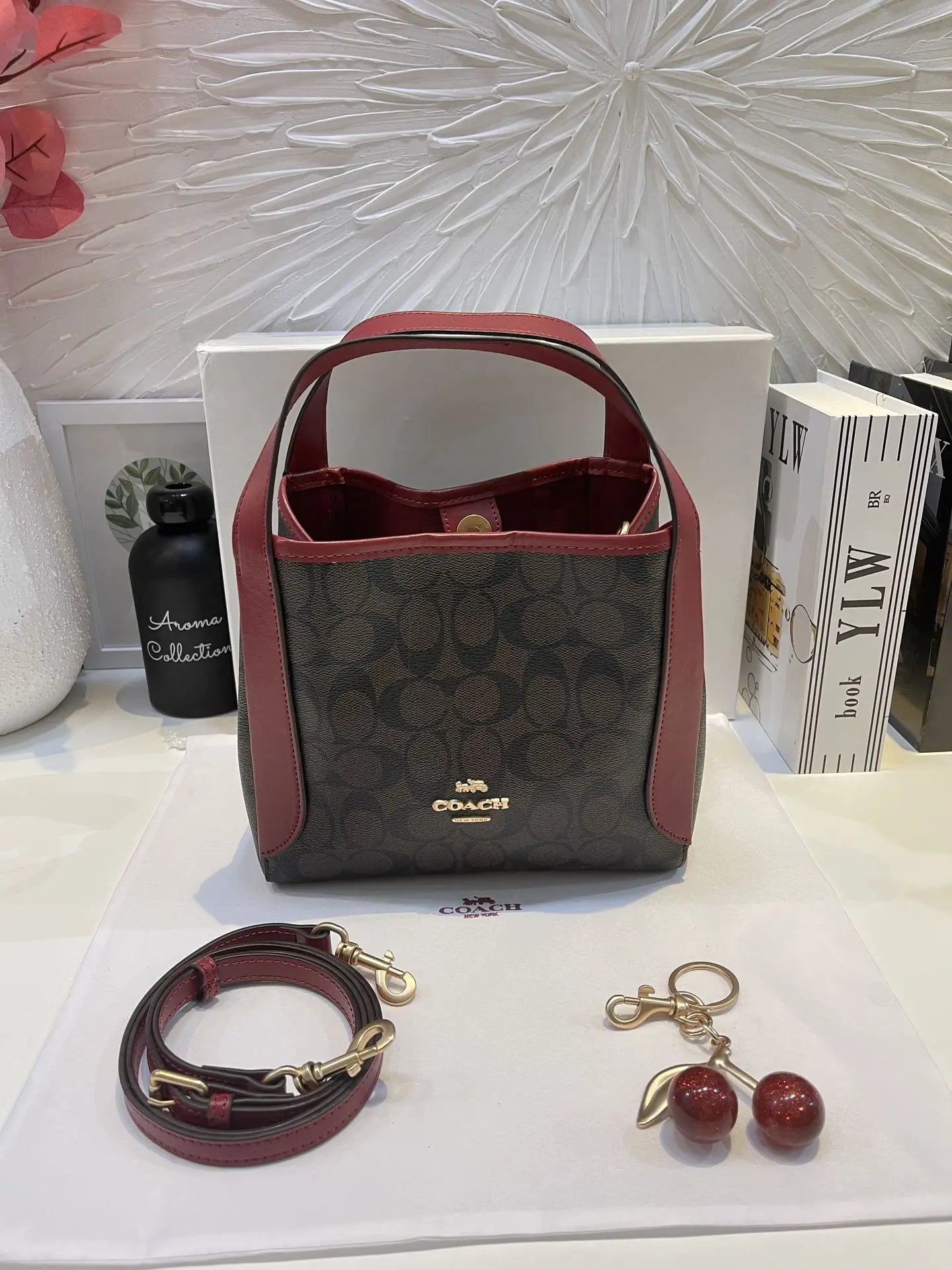 شنطة كوتش بالوان متعدده شنط وحقائب coach bags