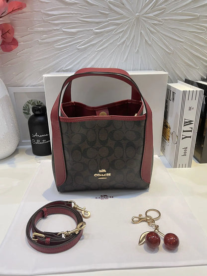 شنطة كوتش بالوان متعدده شنط وحقائب coach bags