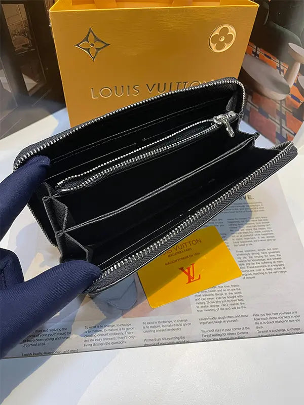 بوك لويس فيتون 323 محافظ louis vuitton bags