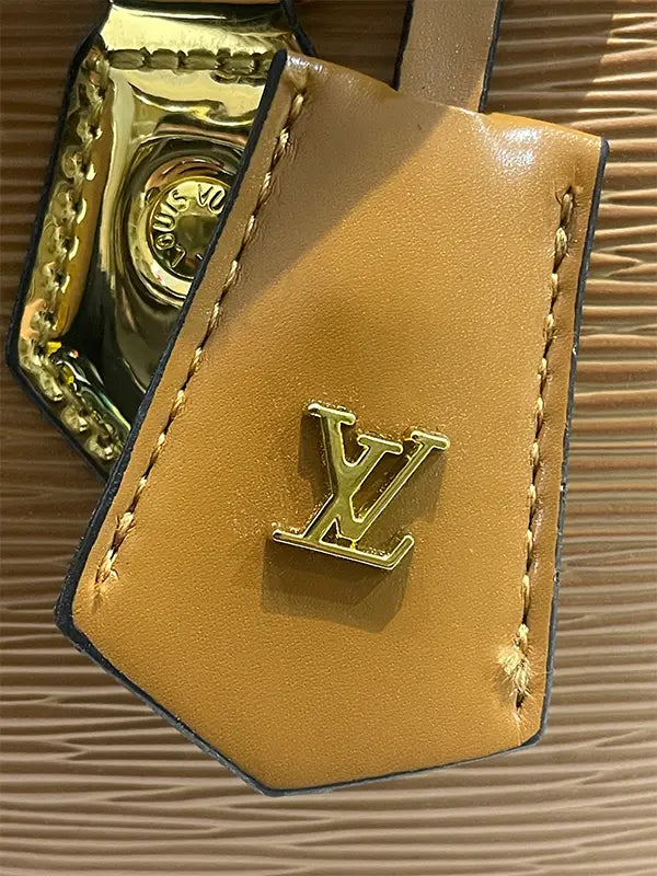 شنطة لويس فيتون ماستر نيو شايب شنط وحقائب louis vuitton bags