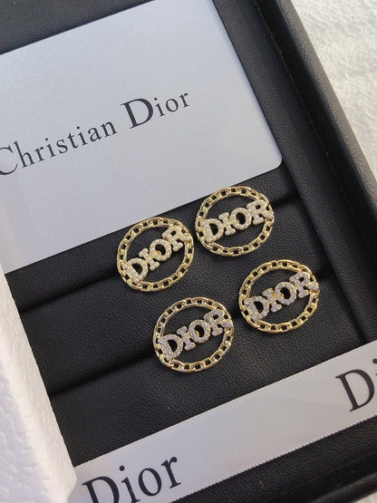 حلق ديور بيضاوي حلق dior